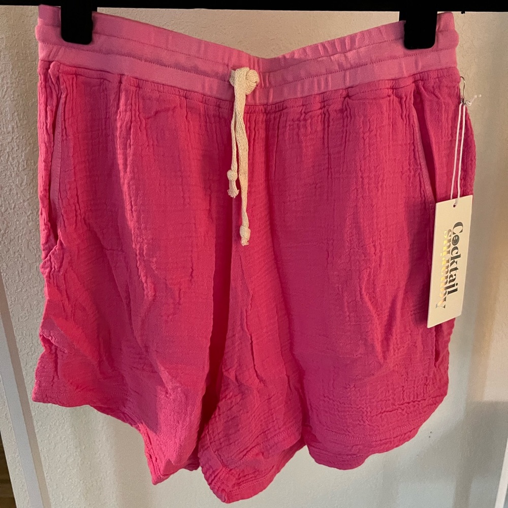 NWT Aquarius Cocktail Minnie Drawstring Gauze Short in Raspberry Pink. Size 1.
